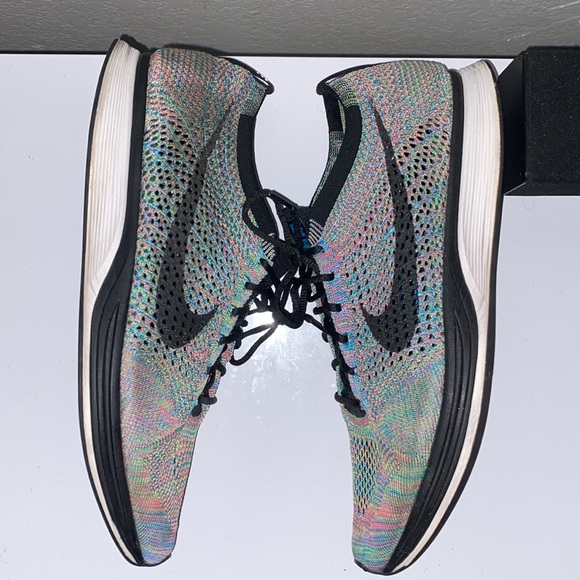 Nike Flyknit Racer - Picture 3 of 4